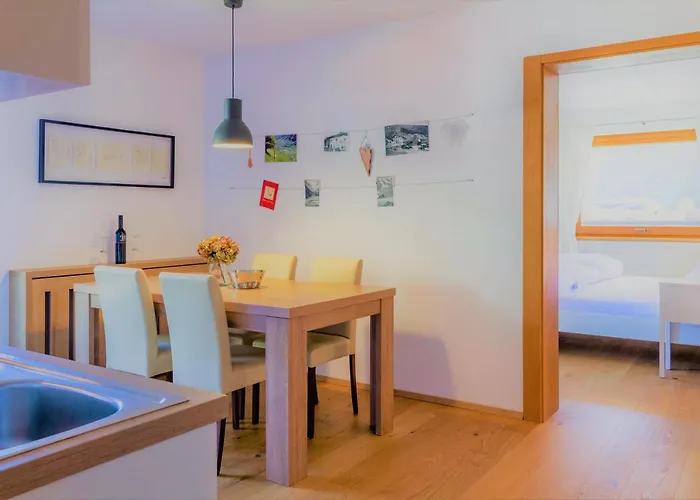 Schneider לינה וארוחת בוקר