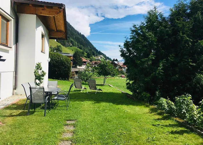 Schneider לינה וארוחת בוקר